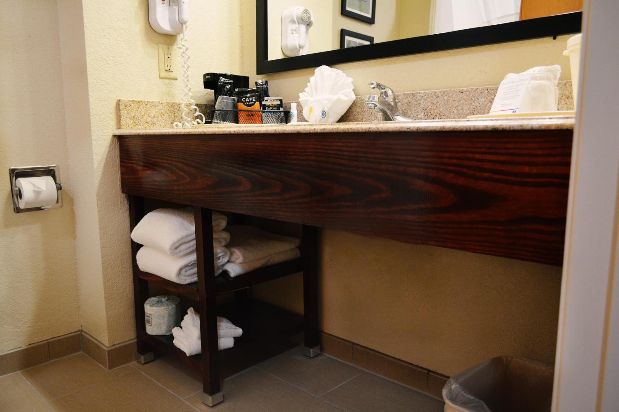 Comfort & - Mandeville Hotel